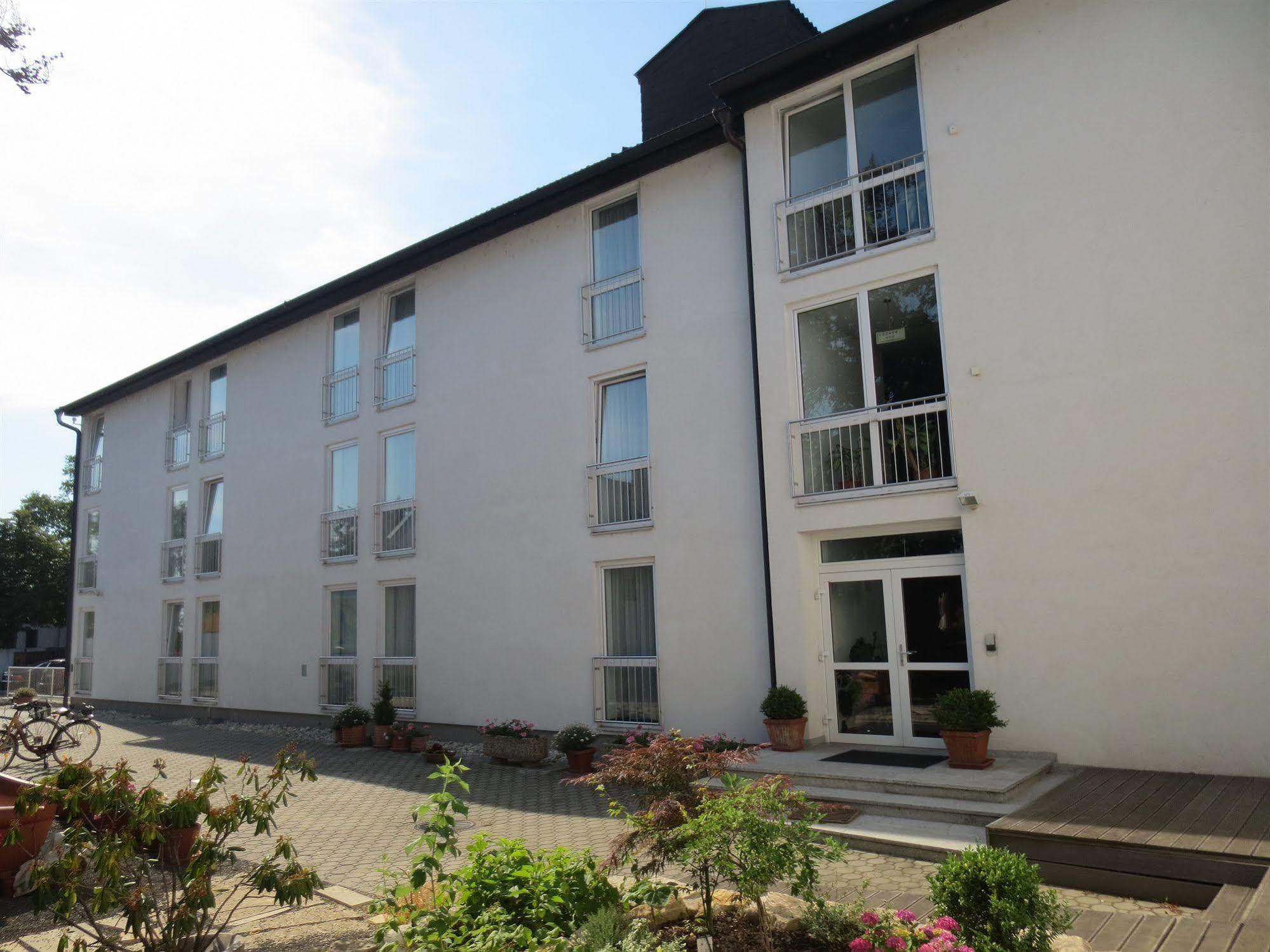 Hotel Zur Post Illmitz Exterior photo